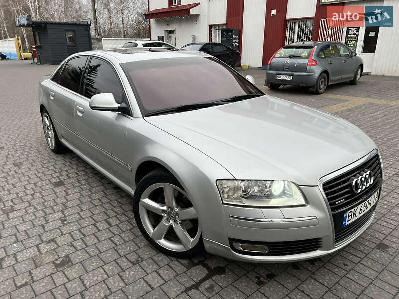 Седан Audi A8 2008 в Ровно