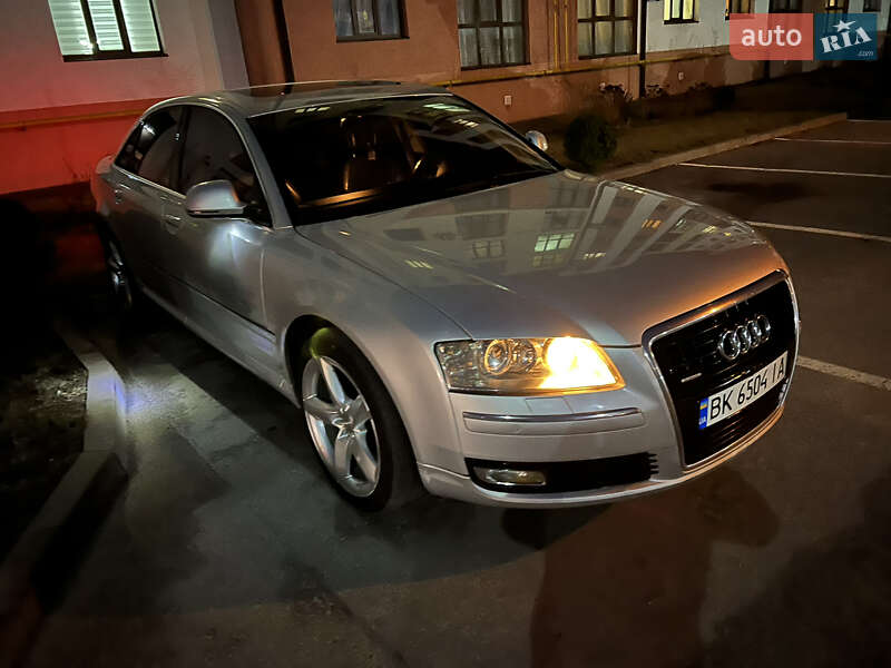 Седан Audi A8 2008 в Ровно