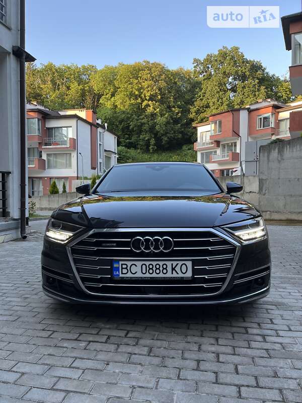Седан Audi A8 2021 в Львове