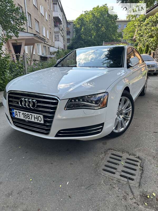 Седан Audi A8 2013 в Ивано-Франковске