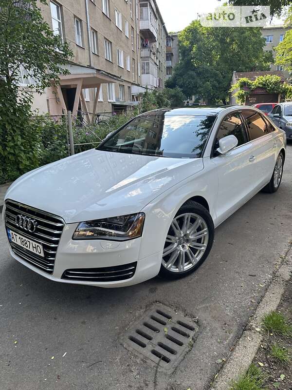 Седан Audi A8 2013 в Ивано-Франковске