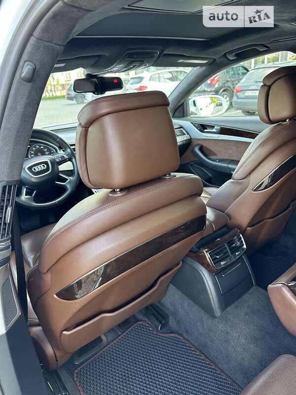 Седан Audi A8 2013 в Ивано-Франковске