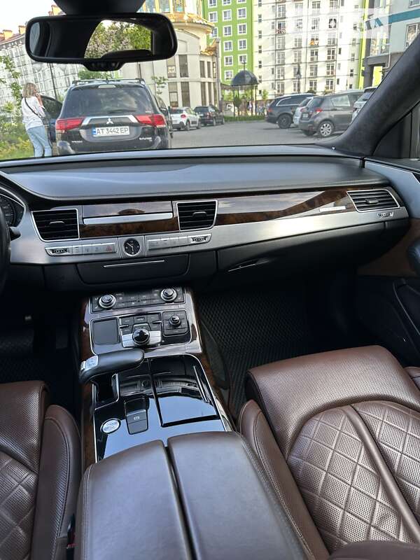 Седан Audi A8 2013 в Ивано-Франковске