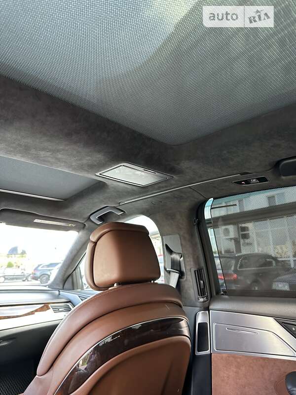 Седан Audi A8 2013 в Ивано-Франковске