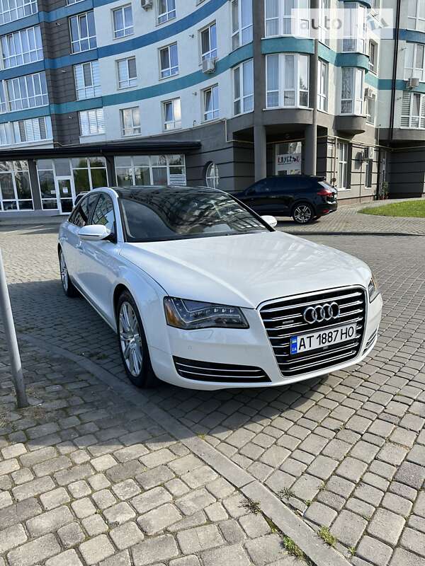 Седан Audi A8 2013 в Ивано-Франковске