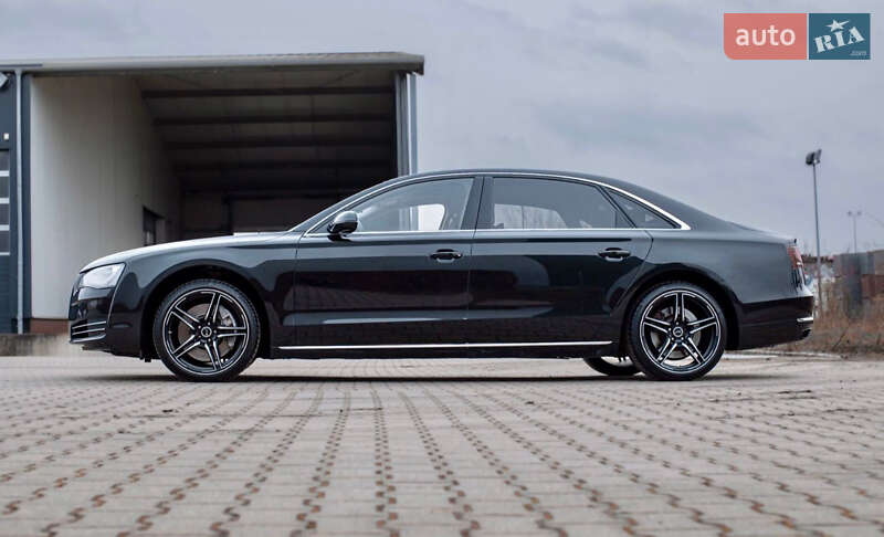 Седан Audi A8 2012 в Луцке