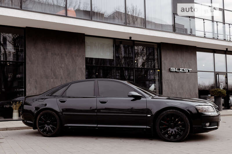 Седан Audi A8 2003 в Ужгороде