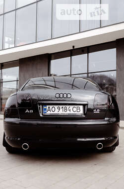 Седан Audi A8 2003 в Ужгороде