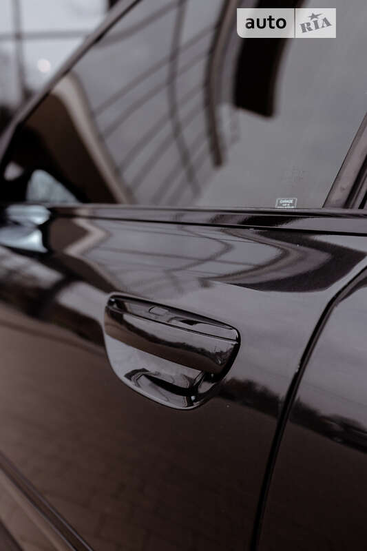 Седан Audi A8 2003 в Ужгороде