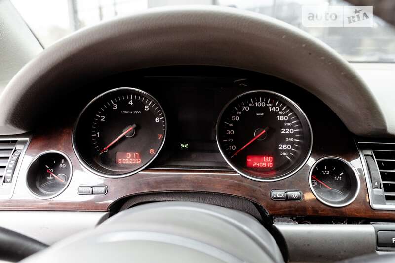 Седан Audi A8 2003 в Ужгороде