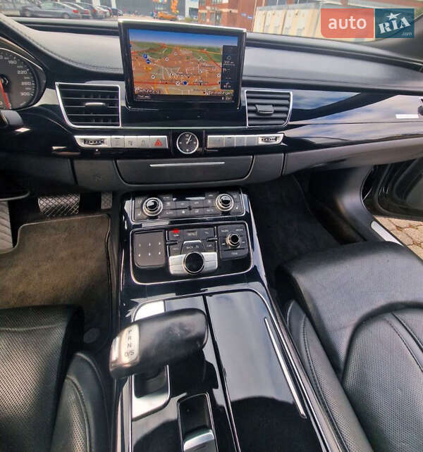 Седан Audi A8 2012 в Киеве