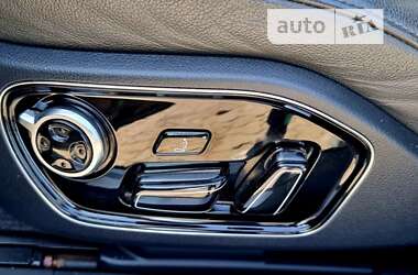 Седан Audi A8 2013 в 