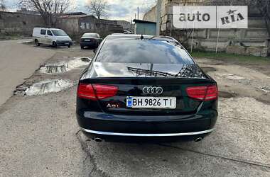 Седан Audi A8 2013 в Одесі