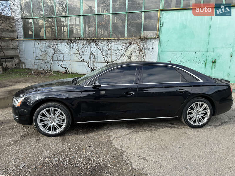 Седан Audi A8 2013 в Одессе
