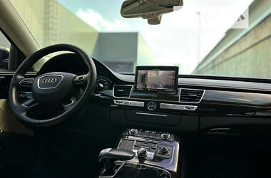 Седан Audi A8 2012 в Киеве