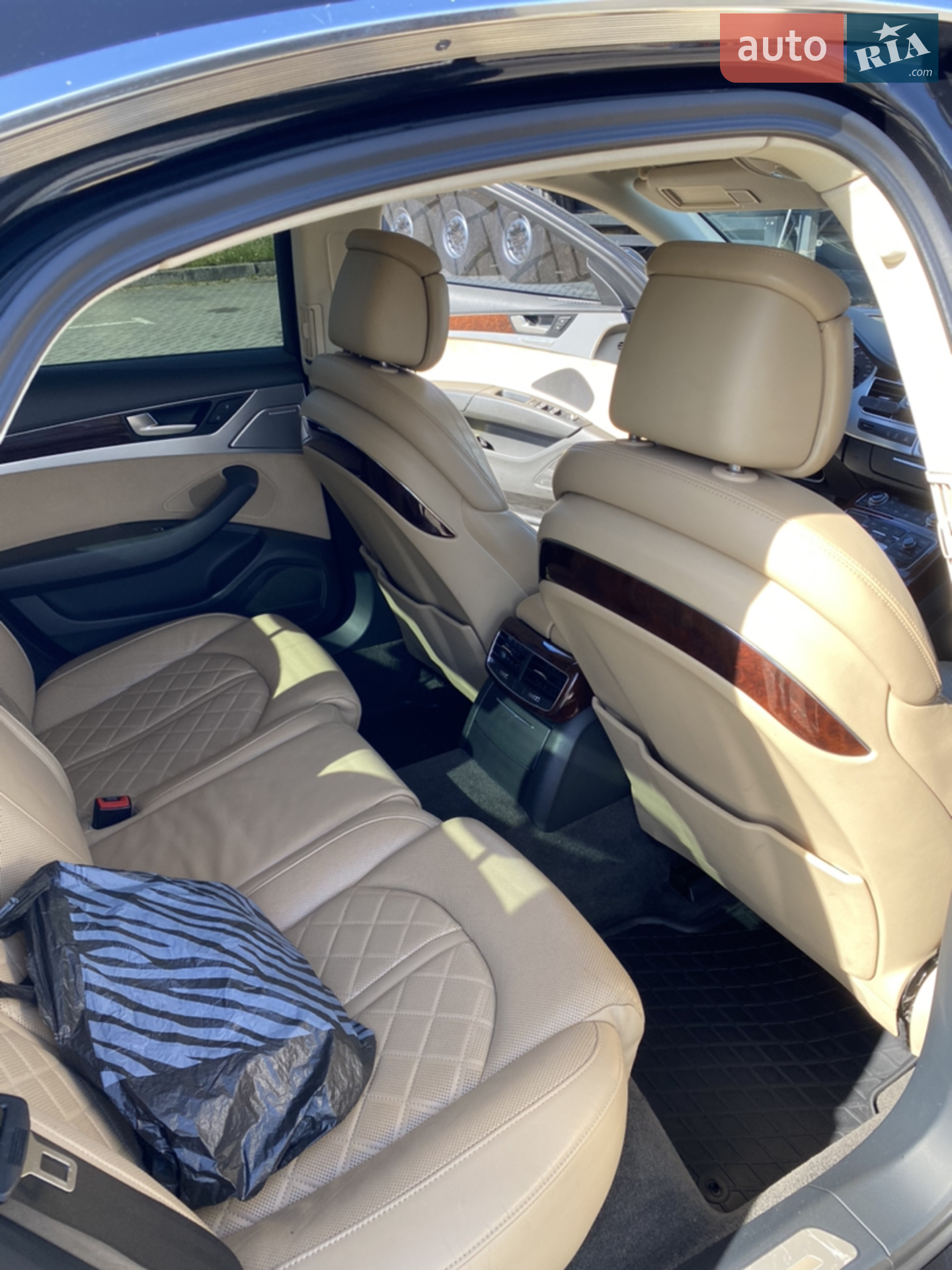 2010 Audi A8 - мініатюра 11