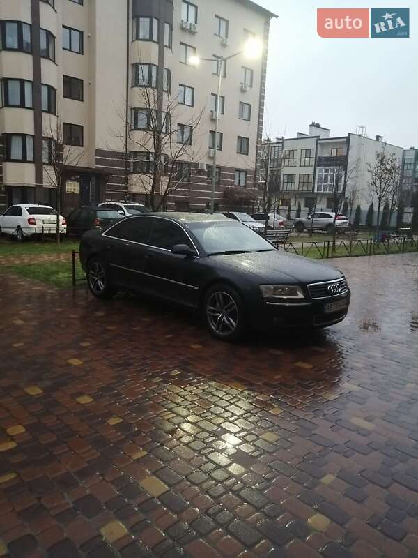 Седан Audi A8 2005 в Киеве