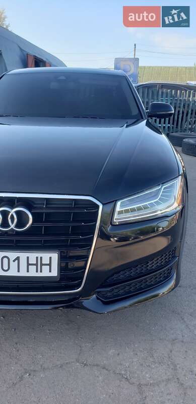 Седан Audi A8 2016 в Рівному