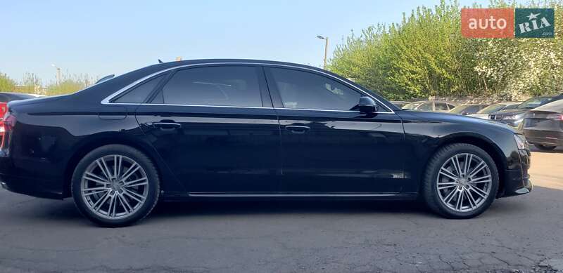 Седан Audi A8 2016 в Рівному