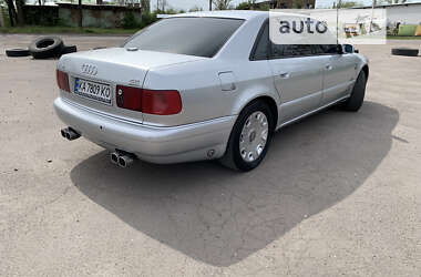 Седан Audi A8 2000 в Нововолинську