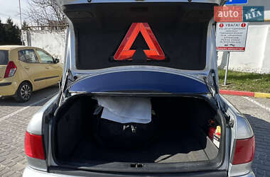 Седан Audi A8 1997 в 