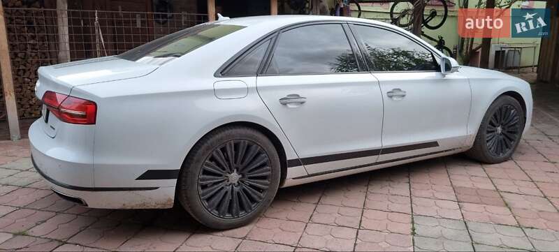 Седан Audi A8 2015 в Чернігові