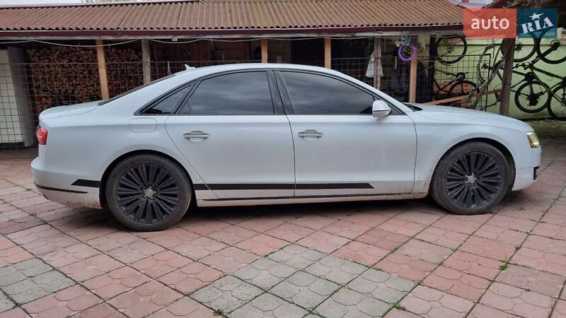 Седан Audi A8 2015 в Чернігові