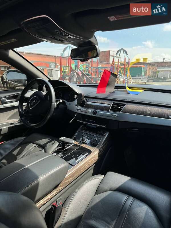 Седан Audi A8 2015 в Чернігові
