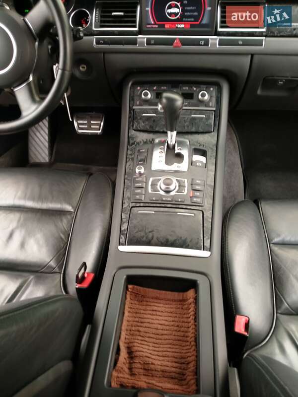 Седан Audi A8 2004 в Львові
