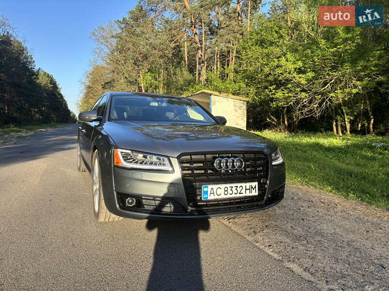 Седан Audi A8 2015 в Луцьку