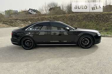 Седан Audi A8 2016 в Львові