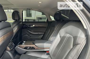 Седан Audi A8 2017 в Львові