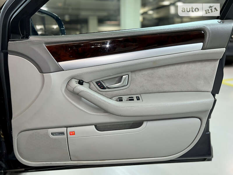 Седан Audi A8 2006 в Києві