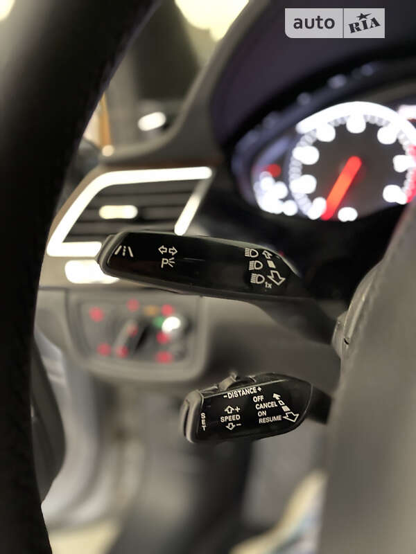 Седан Audi A8 2017 в Львове
