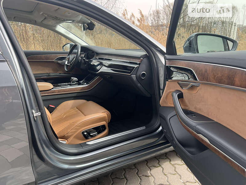 Седан Audi A8 2018 в Хмельницком