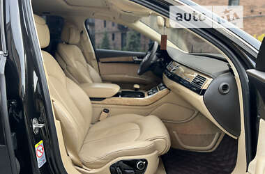 Седан Audi A8 2013 в Калуші