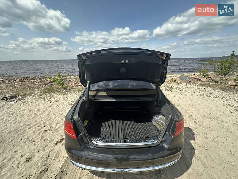 Седан Audi A8 2012 в Києві