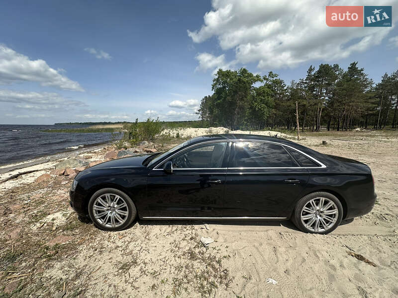 Седан Audi A8 2012 в Києві