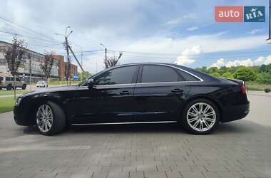 Седан Audi A8 2013 в Ужгороде