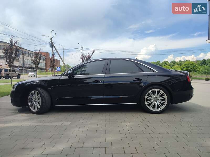 Седан Audi A8 2013 в Ужгороде