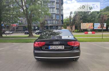 Седан Audi A8 2013 в Ужгороде