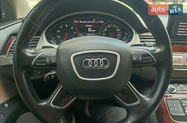 Седан Audi A8 2013 в Ужгороде