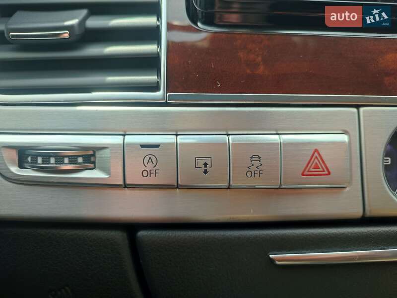Седан Audi A8 2013 в Ужгороде