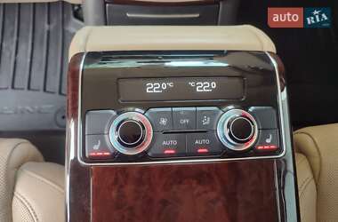 Седан Audi A8 2013 в Ужгороде