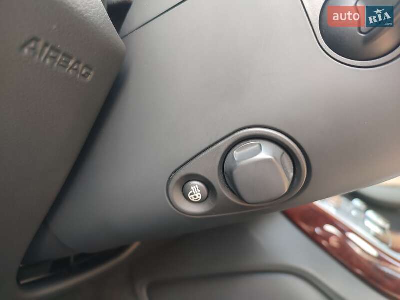 Седан Audi A8 2013 в Ужгороде