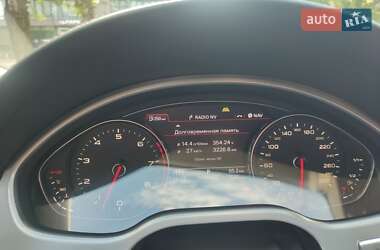 Седан Audi A8 2013 в Ужгороде