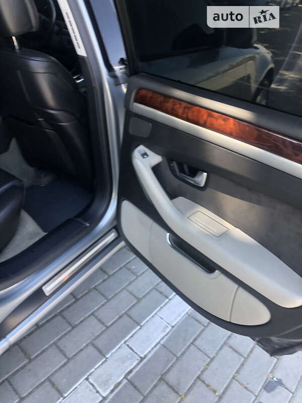Седан Audi A8 2009 в Копичинці