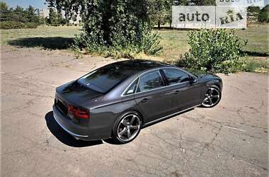 Седан Audi A8 2012 в Кременчуці