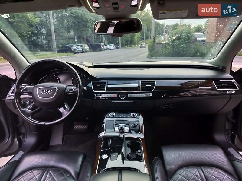 Седан Audi A8 2015 в Ивано-Франковске