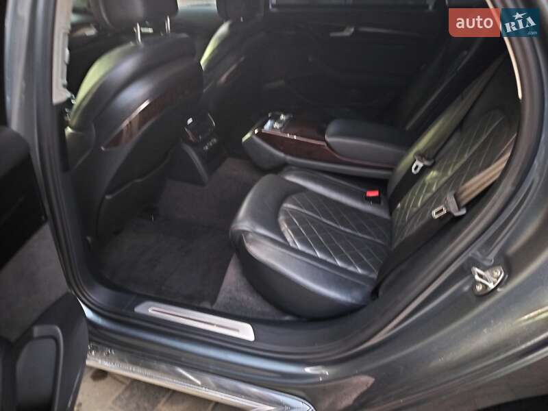 Седан Audi A8 2015 в Ивано-Франковске